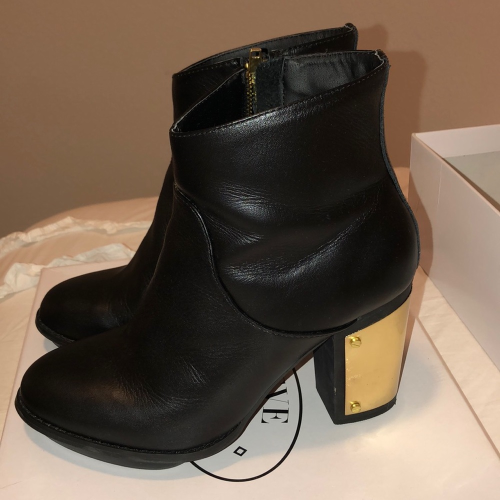 Steve Madden Flight Boots
